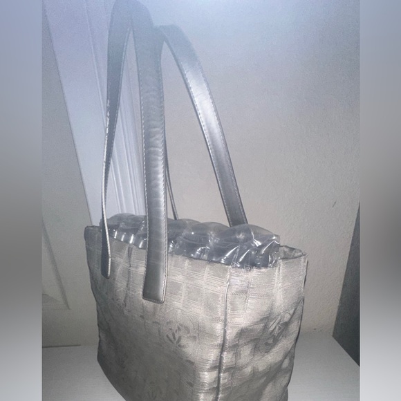 Chanel Travel Line Tote Shoulder bag - Picture 4 of 16